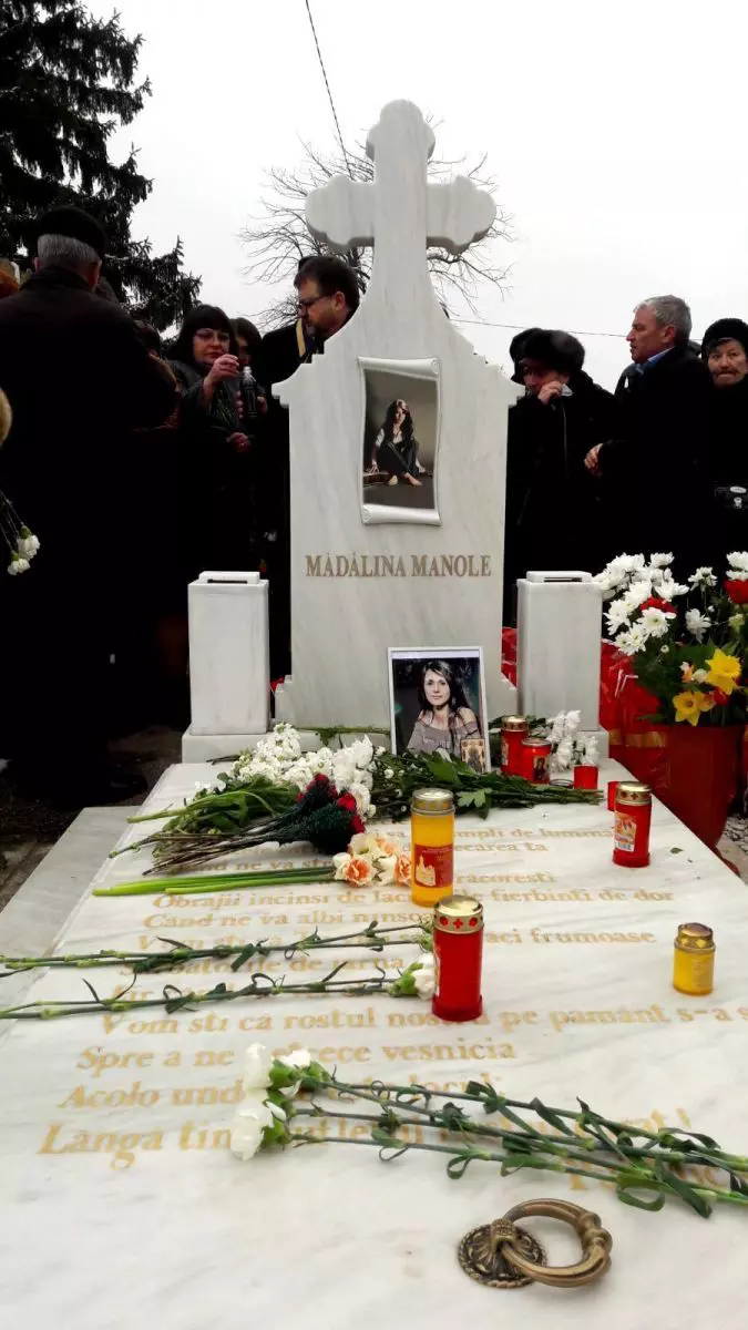 1-destainuiri-dureroase-la-mormantul-fetei-cu-parul-de-foc-n-o-sa-mi-dau-sufletul-pana-nu-aflu-adevarul