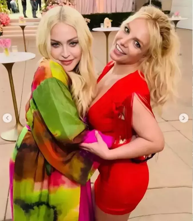 britney-spears-si-madonna-sarut-2-1