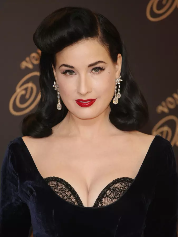 retro-dita-von-teese.jpg