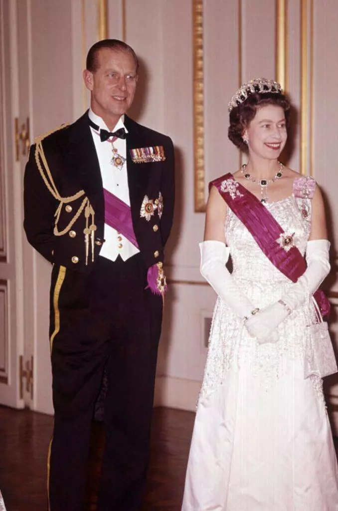 Elisabeta-si-Printul-Philip-72-ani-casnicie-678x1024-2