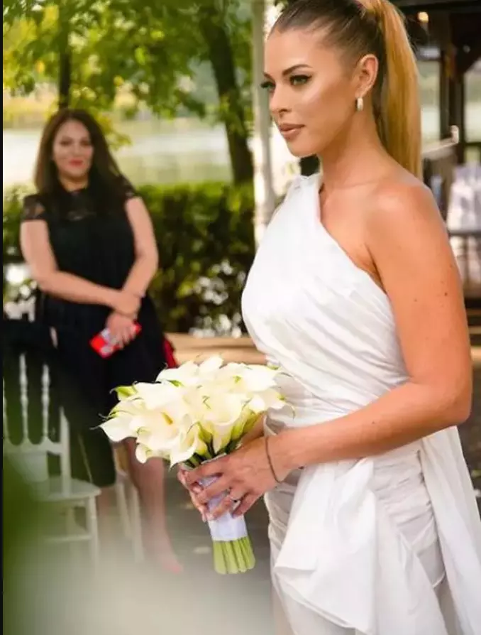 Roxana Nemes s-a casatorit