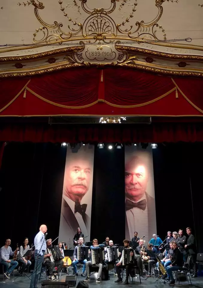 46018128_2251637918388438_6206527595861770240_n