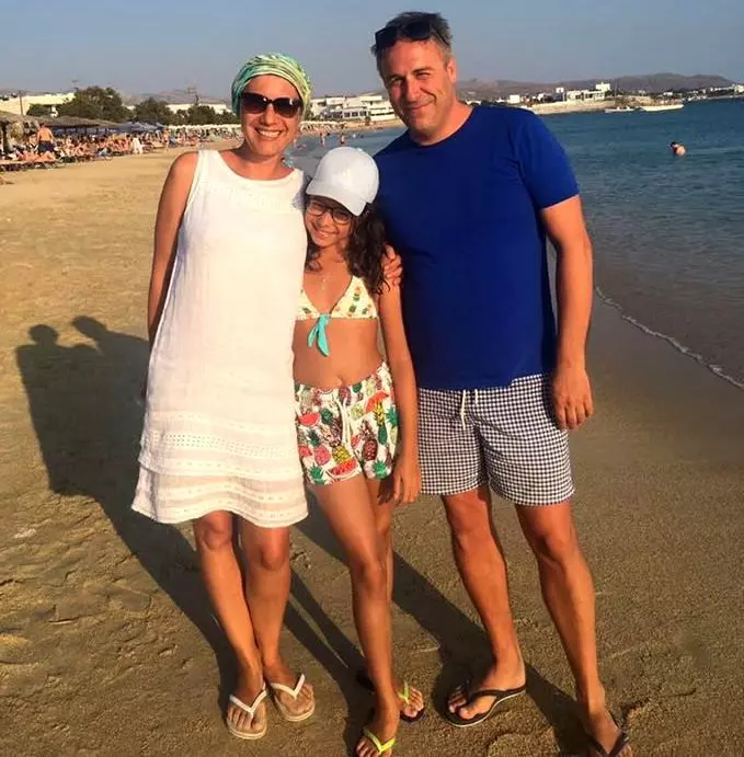 6Mirela-Oprisor-Aspirina-din-Las-Fierbinti-si-sotul-sau-Mimi-Branescu-si-fiica-lor-Ana