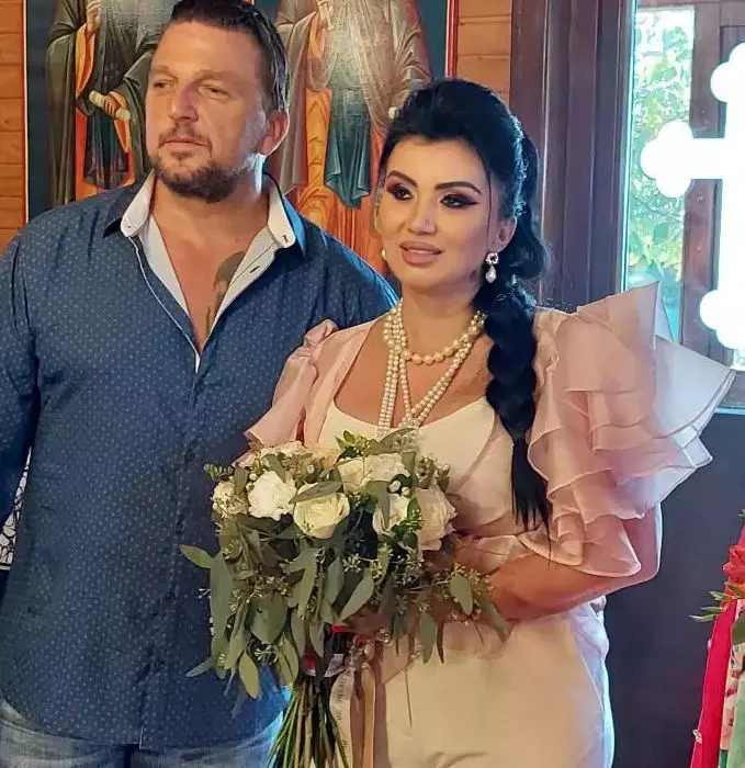 adriana-bahmuteanu-11