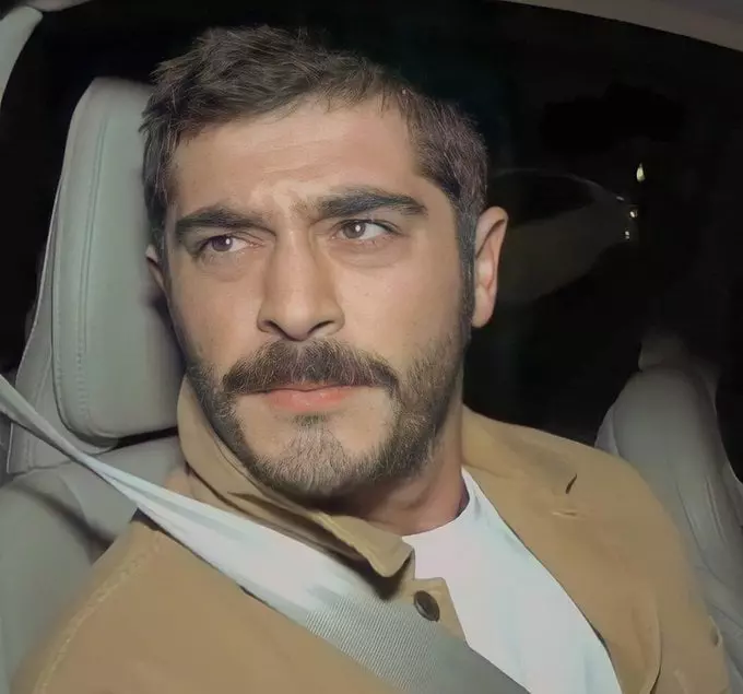 Burak Deniz poza 3