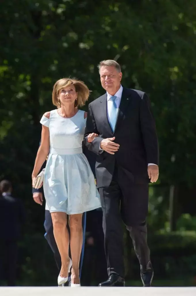 iohannis-sotia-681x1024-1