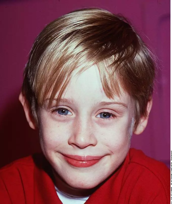 macaulay-culkin-singur-acasa1 - Copy