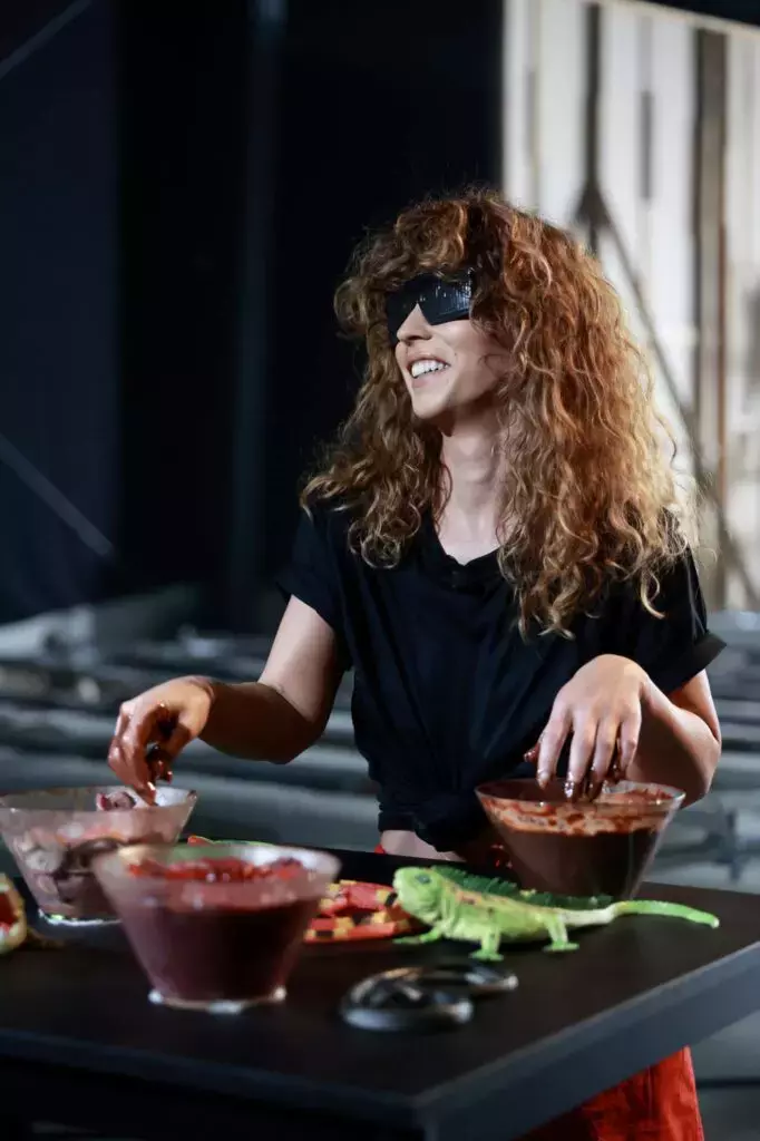 ami-sunt-celebru-4-682x1024-1