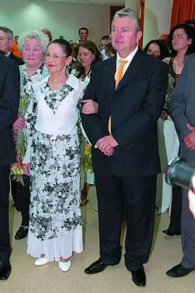 sotia-lui-turda-682x1024-1