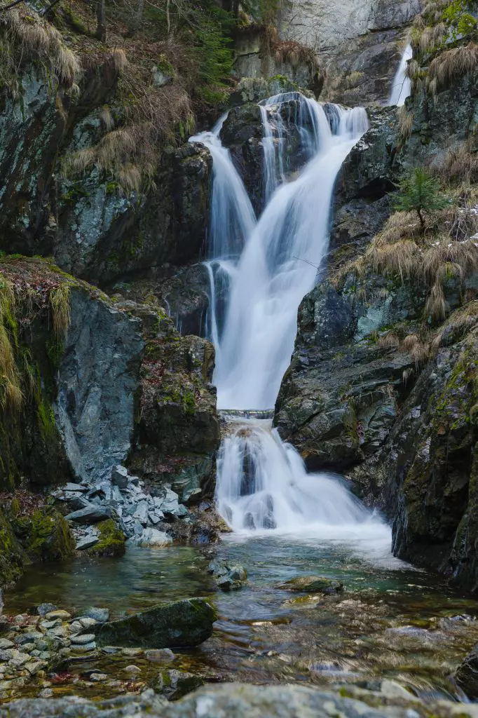 ROventura, 11 februarie 2023. Călătorie fascinantă prin Munții Retezat, spre perla de gheață a Hunedoarei