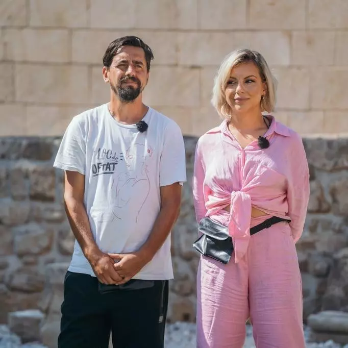 cine-este-eliza-natanticu-5