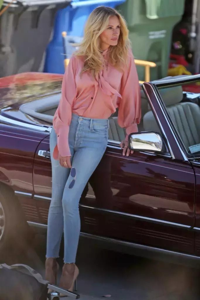 Julia-Roberts-683x1024-1