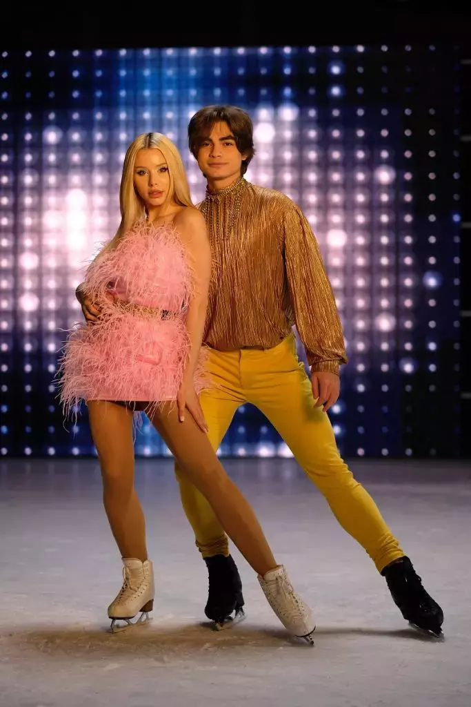 perechi-dancing-on-ice-3-683x1024-1