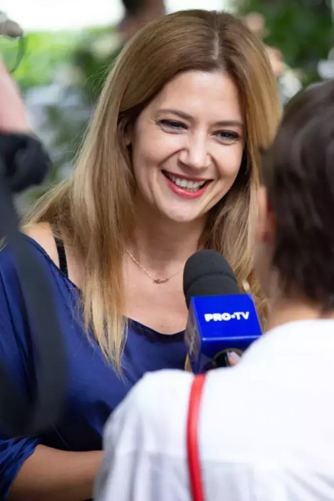 2Amalia-Enache-683x1024-1