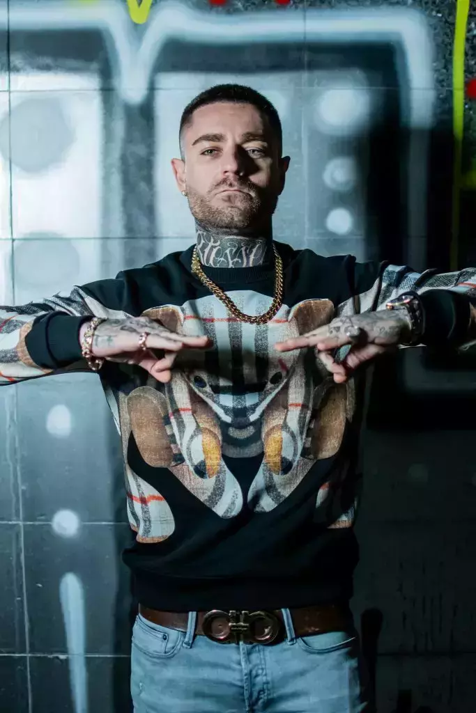 tj-miles-survivor-romania-683x1024-1