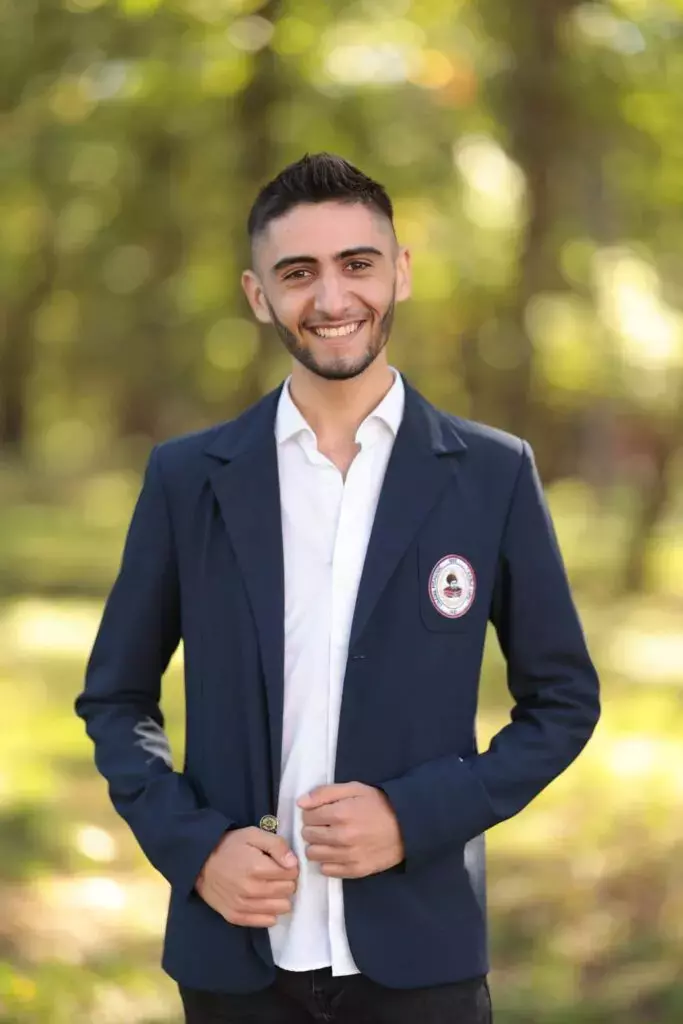 cine-este-iulian-nunuca-3-683x1024-1