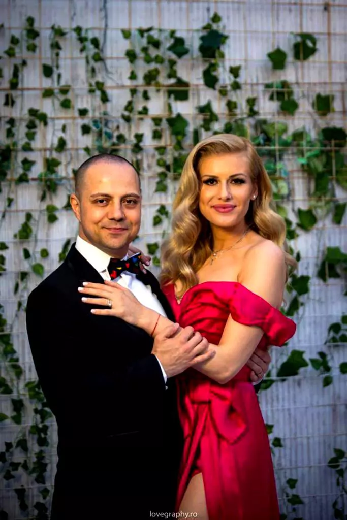 dan-badea-si-madalina-la-botezul-baietelului-683x1024