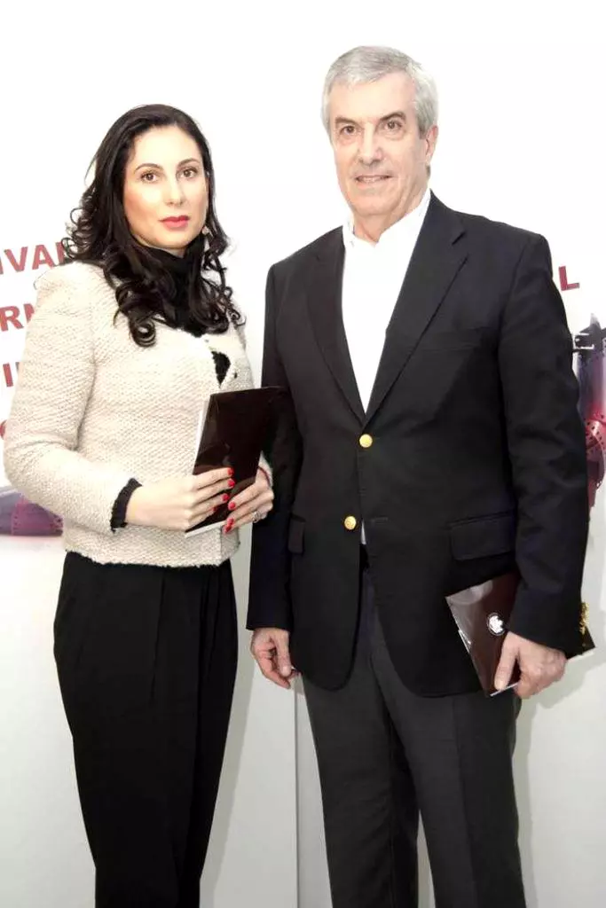 4Calin-Popescu-Tariceanu-sotie-683x1024