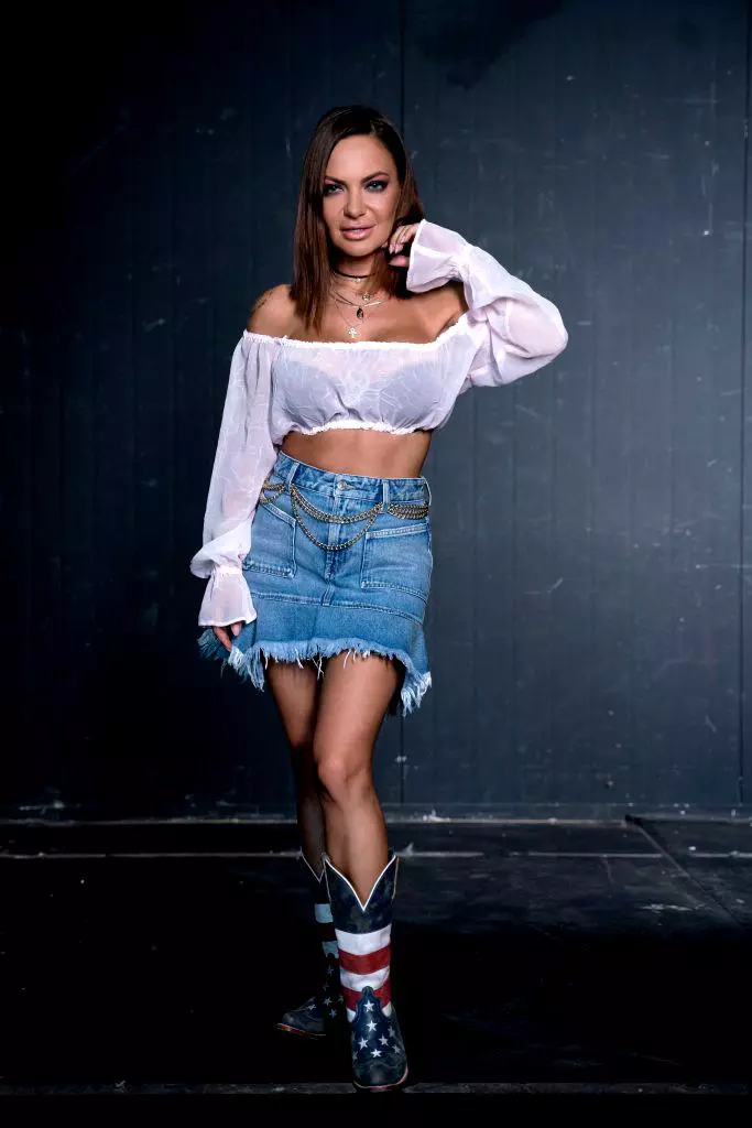 Andreea-Antonescu-683x1024-1