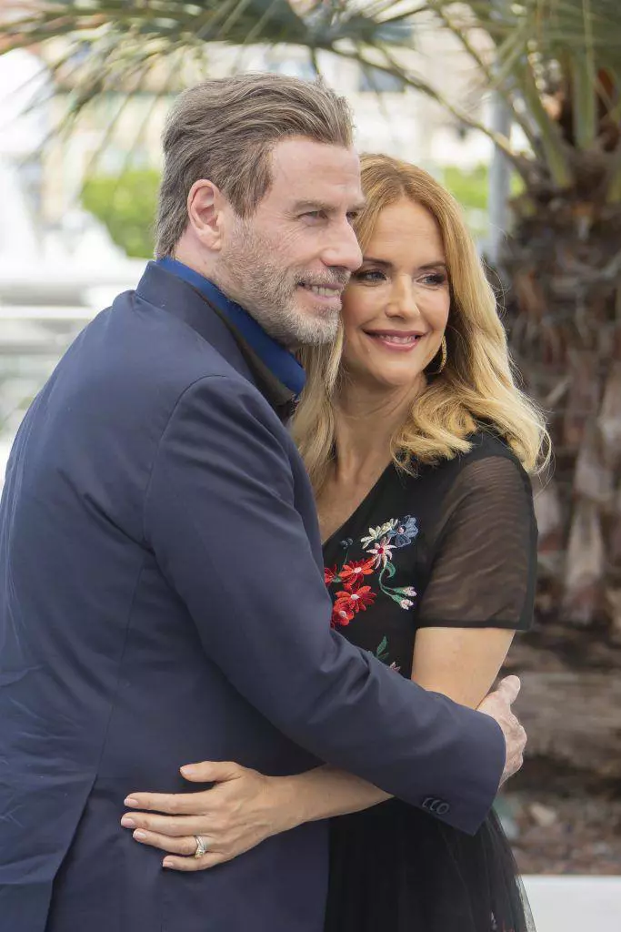 John-Travolta-Kelly-Preston-5-683x1024