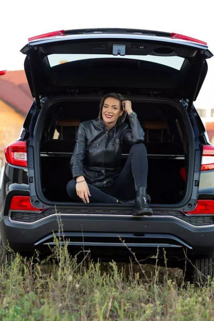 roxana-ciuhulescu-tv-683x1024