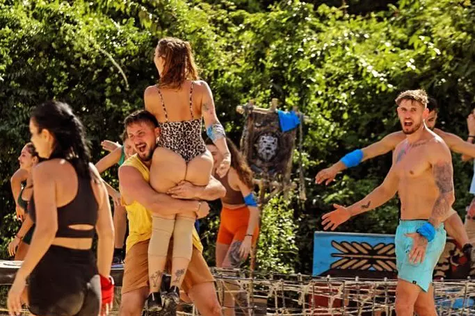 O+altă+victorie+pentru+Echipa+Războinicilor!++Alexandra+închide+și+astăzi+meciul+cu+scorul+de+10-8,+felicitări,+războinica+noastră,+te+susținem+și+știm+că+ești+un+adevărat+All+Stars.++#survivorromania+# (1)