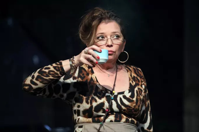 cesonia postelnicu liceeni