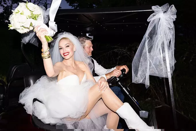Gwen Stefani și Blake Shelton s-au căsătorit