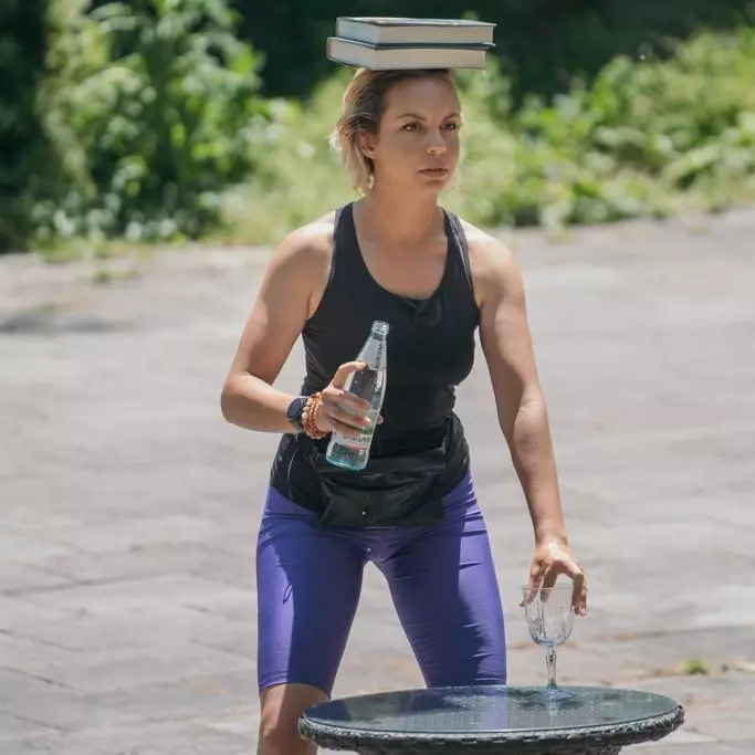 cine-este-eliza-natanticu-9