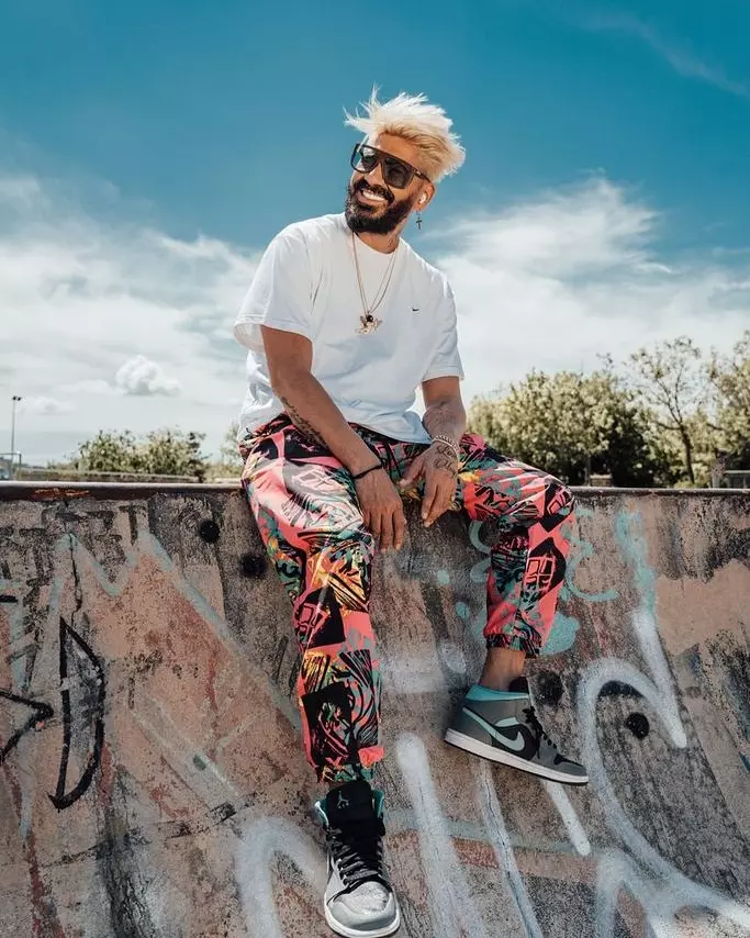 Cine sunt cei trei tineri pe care Connect-R i-a adoptat (5)