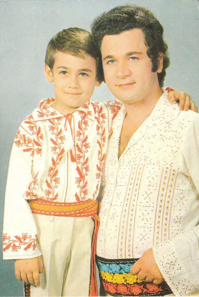 9095054794_06587594cb_b