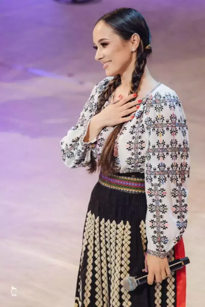 cum-arata-vladuta-lupau-fara-machiaj-8