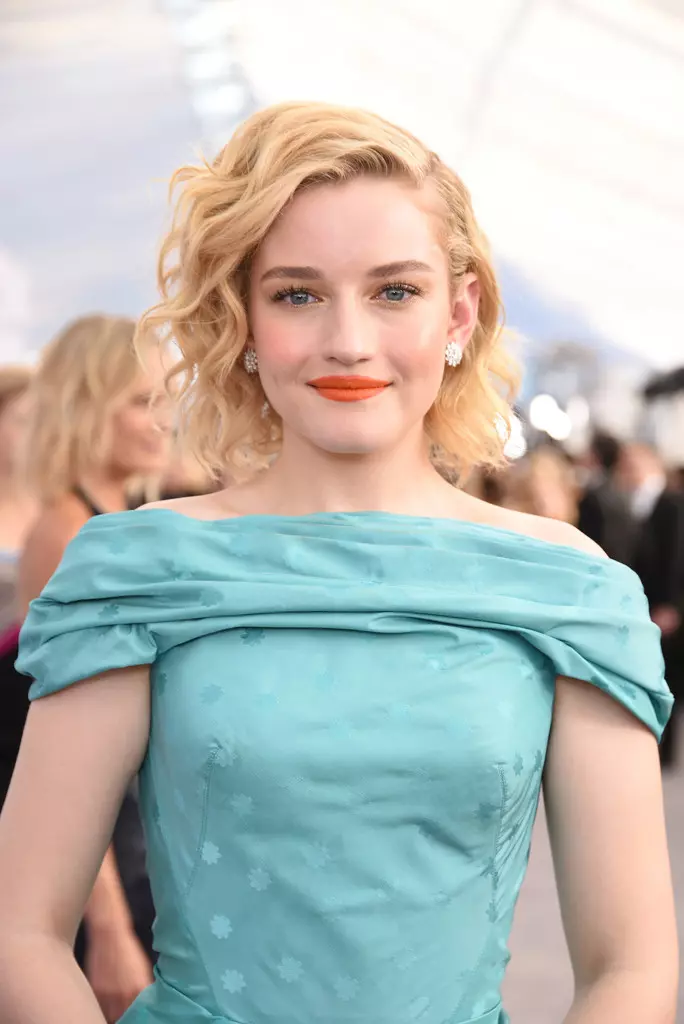 Julia Garner