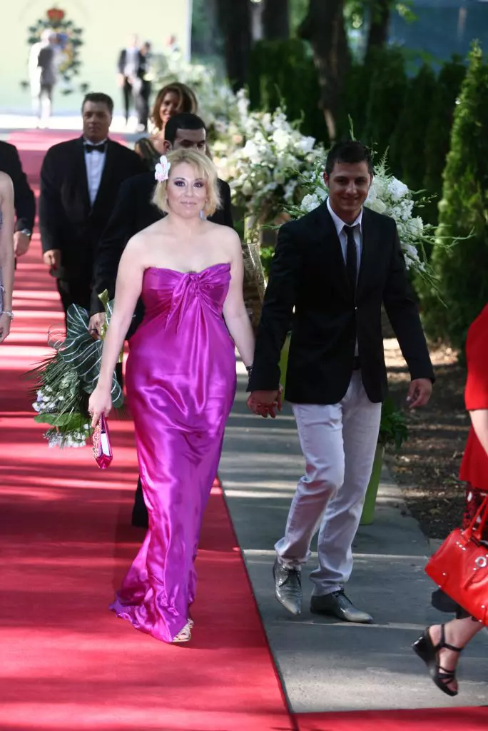 Oana Roman a venit la nuntă la Cristi Chivu împreună cu un tânăr pe nume Elisei