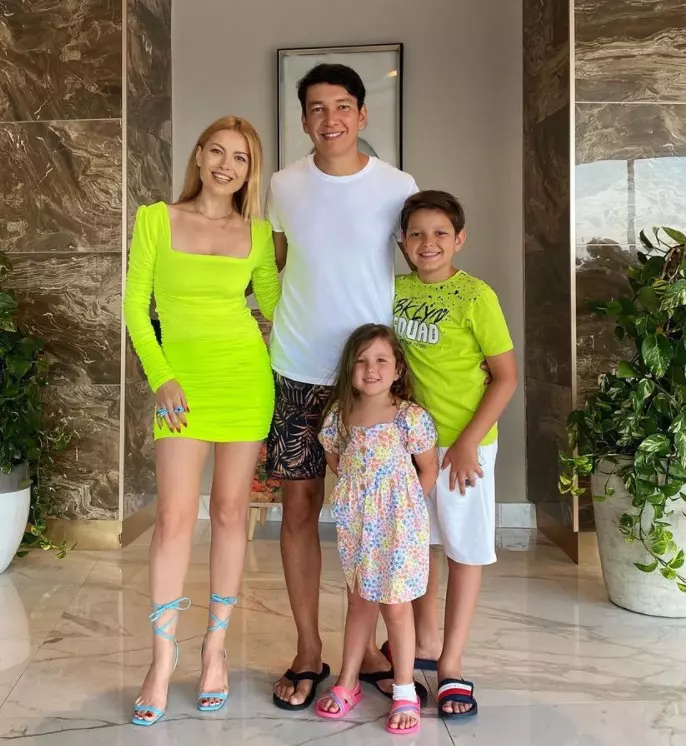 Elena Gheorghe si familia