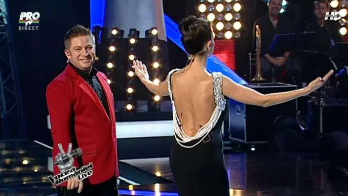 nicoleta-luciu-o-aparitie-ravasitoare-pe-scena-de-la-vocea-romaniei-cand-s-a-intors-cu-spatele-toti-au_1