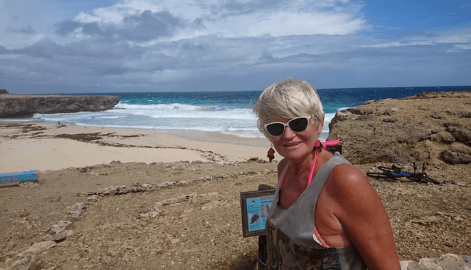 Screenshot-2022-06-23-at-15-31-26-Imagini-de-senzatie-cu-Monica-Tatoiu-in-costum-de-baie-A-implinit-66-de-ani