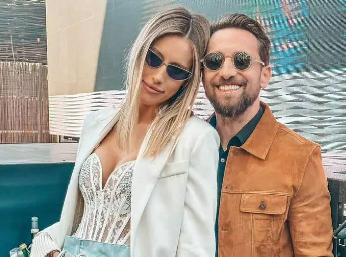 Gabriela Prisăcariu și Dani Oțil se căsătoresc religios în weekend. Prima imagine cu rochia de mireasă