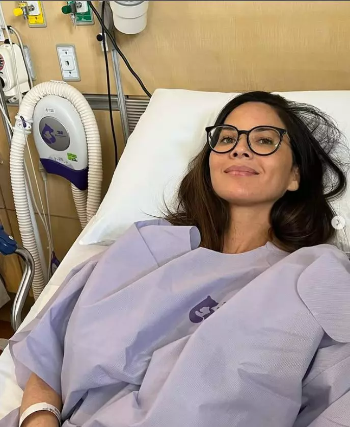 olivia munn pe patul de spital