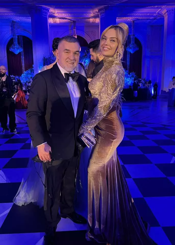 Monica si Leonard Doroftei la balul Bridgerton de la Palatul Parlamentului