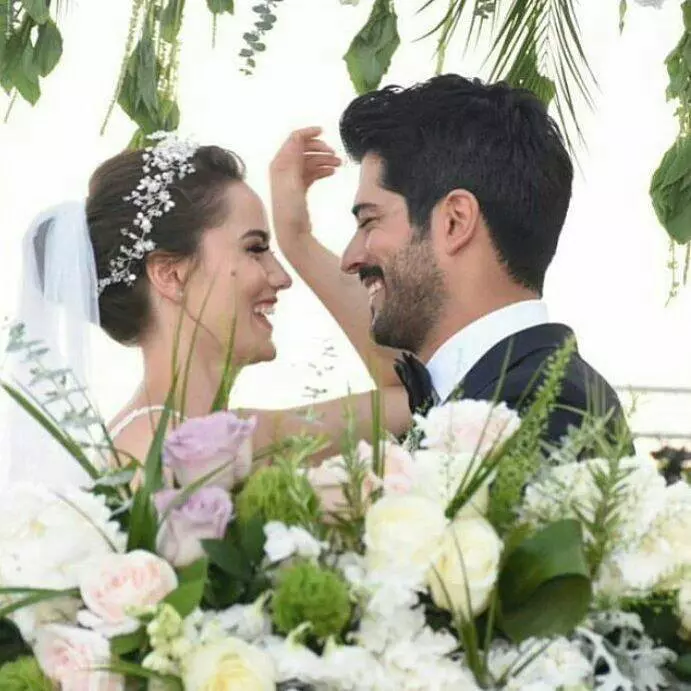 Nunta anului în Turcia. Burak Özçivit („Dragoste infinită”) şi Fahriye Evcen s-au căsătorit (11)
