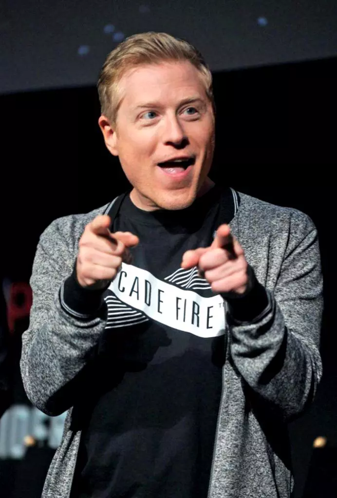 Anthony-Rapp-692x1024