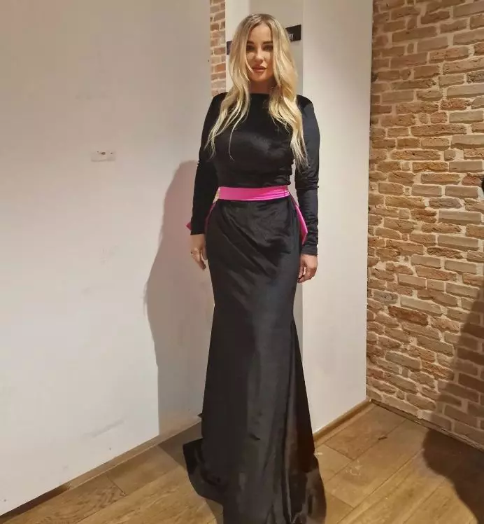 tania-budi-prezentare-de-moda