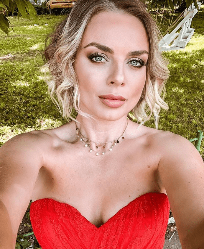 cum-a-ramas-catalina-grama-jojo-cu-o-asimetrie-a-fetei-dupa-ce-a-lesinat-din-cauza-unei-cure-de-slabire_3