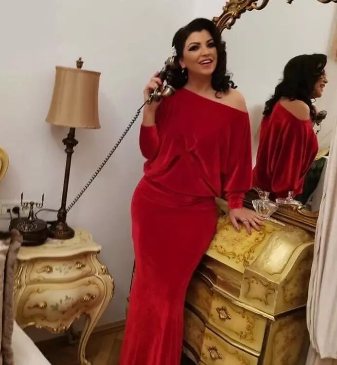 Cântăreața de muzică populară a ajuns la mănăstire. „Am avut mai mult timp de rugăciune”. Ce a făcut când a cunoscut-o pe amanta soțului ei