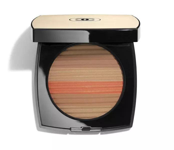 Pudră bronzantă, Chanel, Les Beiges Healthy Glow Luminous Multi-Colour Powder,  ediție limitată, 303 lei