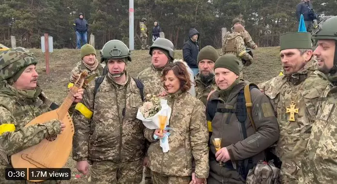 doi-militati-casatorit-Ucraina2