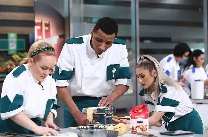 Cine este Elena Matei de la Chefi la cuțite