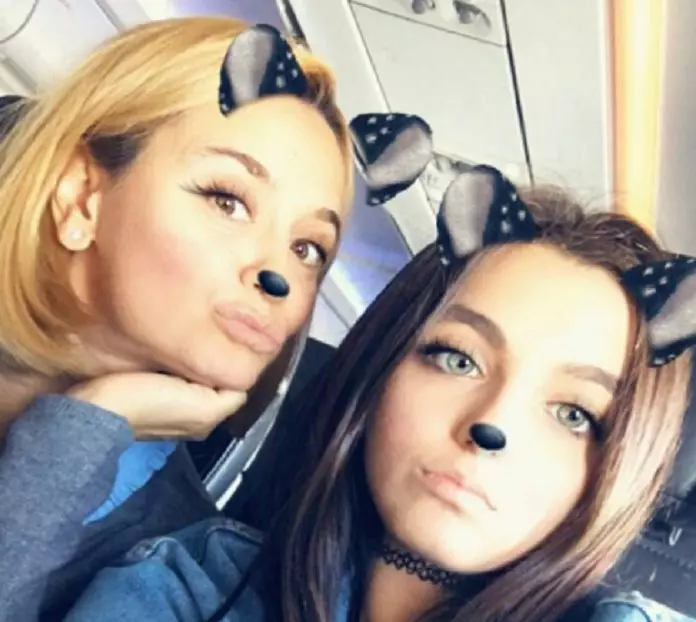 Alexia Eram si Andreea Esca