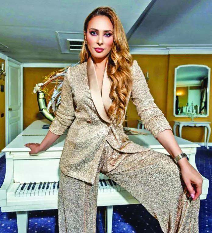 iulia vantur la chefi la cutite